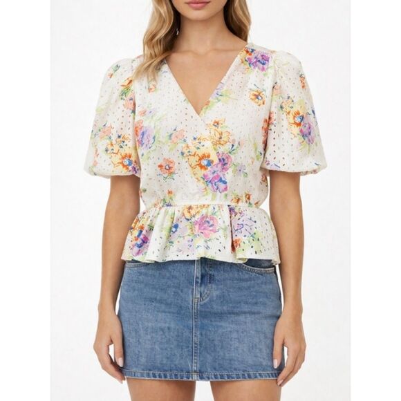 Wayf Top Floral Eyelet Wrap Front Puff Sleeve Cream Blouse Women’s Size Medium - Picture 10 of 10